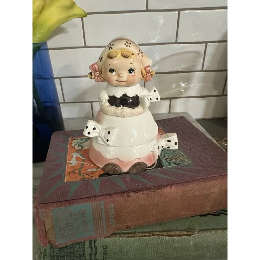 Vintage Enesco Dutch Girl Stacking Measuring Cups Ceramic Japan Mid Century 1950